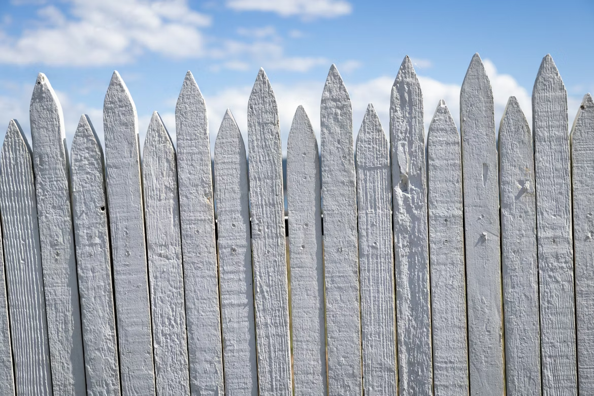 Tips for Selecting the Right Fence Materials in Eugene, OR