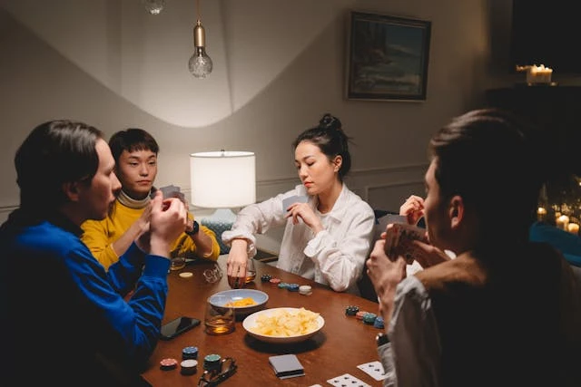 Why Playing Cards Online Feels More Exciting Than Offline